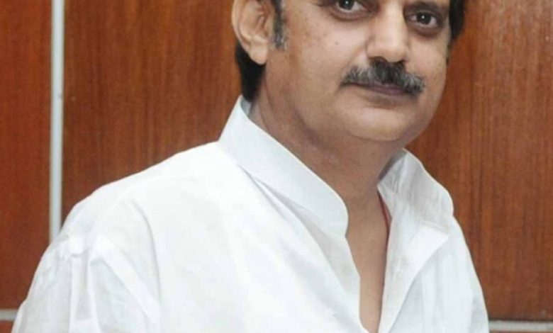 स्वास्थ्य सेवाओं को जन-जन तक पहुंचाने में पूर्ण समर्पण और निष्ठा से करें कार्य : उप मुख्यमंत्री शुक्ल