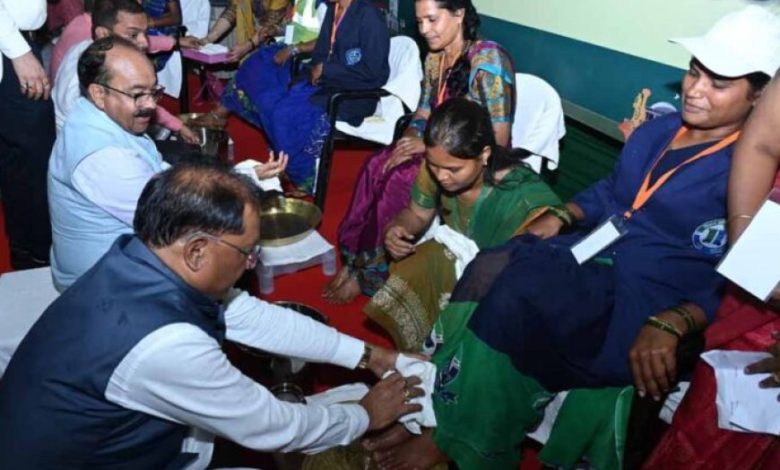 स्वच्छता में छत्तीसगढ़ को राष्ट्रीय स्तर पर प्रतिष्ठित करने में स्वच्छता दीदियों का अमूल्य योगदान : मुख्यमंत्री