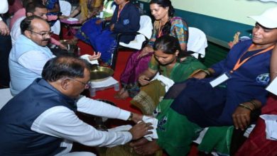 रायपुर : स्वच्छता में छत्तीसगढ़ को राष्ट्रीय स्तर पर प्रतिष्ठित करने में स्वच्छता दीदियों का अमूल्य योगदान : मुख्यमंत्री विष्णुदेव साय
