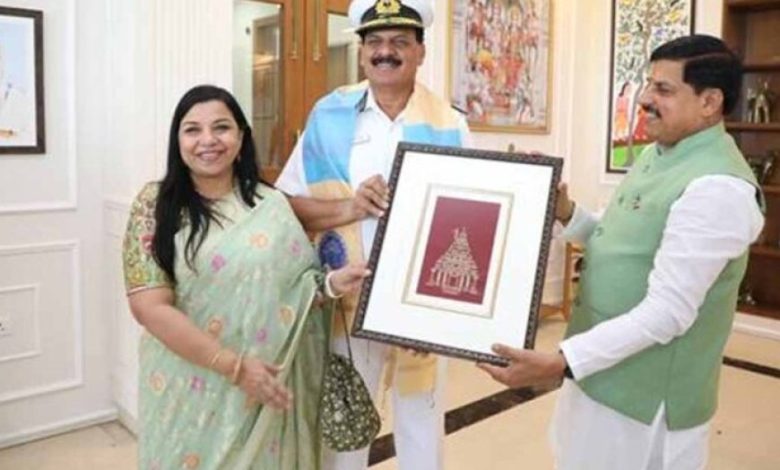 मुख्यमंत्री डॉ. यादव से एडमिरल त्रिपाठी ने की सौजन्य भेंट