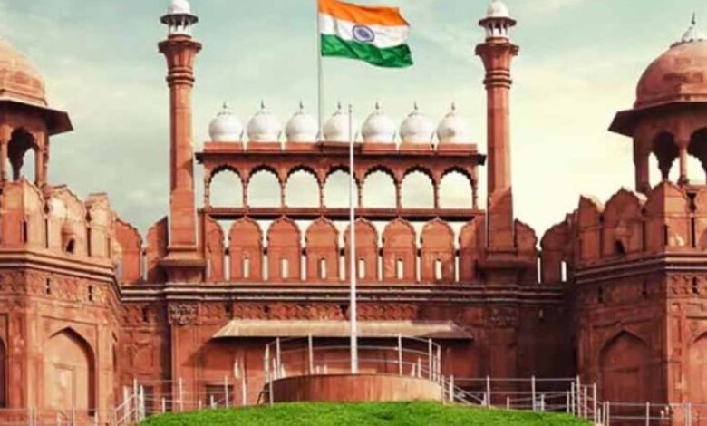 दो प्रधानमंत्री जिन्होंने कभी नहीं फहराया लाल किले पर तिरंगा – जानें इसके पीछे का कारण दो प्रधानमंत्री जिन्होंने कभी नहीं फहराया लाल किले पर तिरंगा – जानें इसके पीछे का कारण