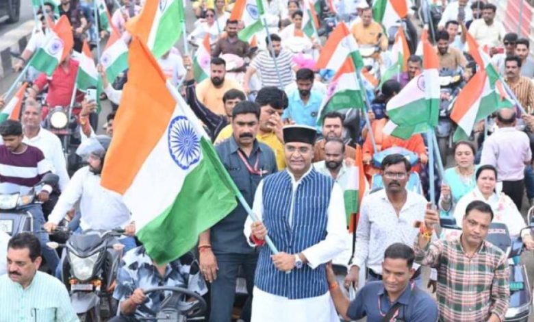 भारतीय सेना के रणवीरों के सम्मान में नरेला विधानसभा में मंत्री श्री सारंग के नेतृत्व में निकलीं भव्य तिरंगा यात्राएं