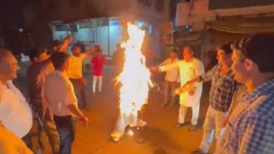 जयवर्धन की नियुक्ति पर बवाल, PCC चीफ जीतू पटवारी का पुतला फूंका