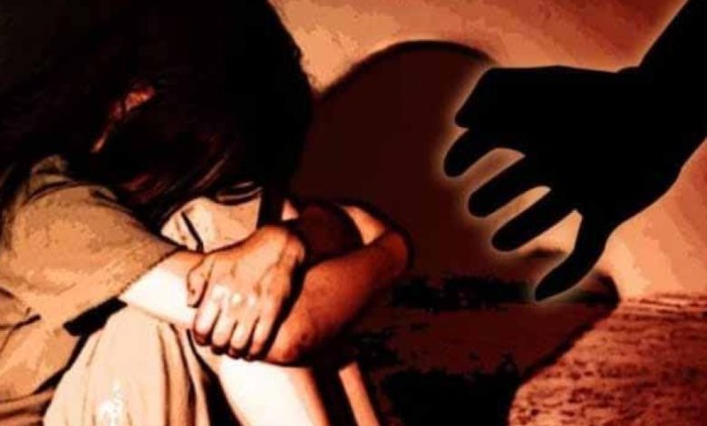 आश्रम में दरिंदगी: नाबालिग से दुष्कर्म मामले में आरोपी को उम्रकैद आश्रम में दरिंदगी: नाबालिग से दुष्कर्म मामले में आरोपी को उम्रकैद
