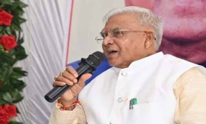 सरकार के कल्याणकारी कार्यक्रमों की सफलता सुनिश्चित कराएं : राज्यपाल पटेल सरकार के कल्याणकारी कार्यक्रमों की सफलता सुनिश्चित कराएं : राज्यपाल पटेल