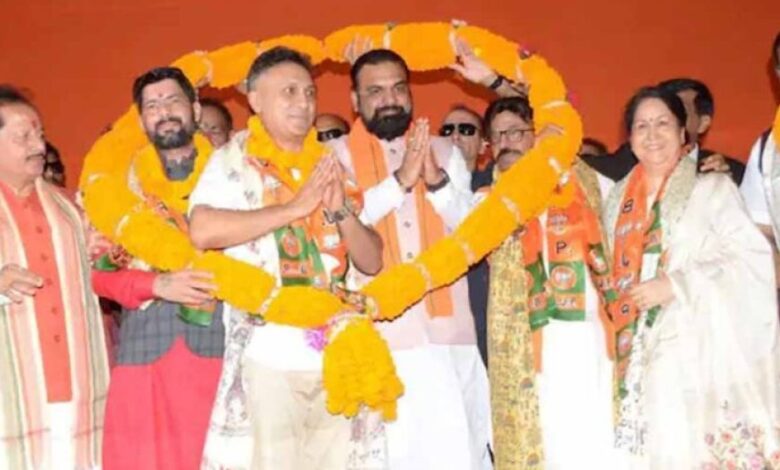 बिहार चुनाव से पहले आनंद मिश्रा और कई नेता BJP में शामिल, सुचित्रा और नागमणि भी जुड़े बिहार चुनाव से पहले आनंद मिश्रा और कई नेता BJP में शामिल, सुचित्रा और नागमणि भी जुड़े