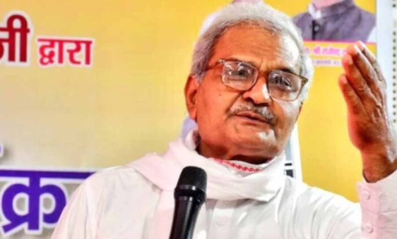 रीवा सांसद का विवादित बयान: ‘छाती पर मूंग दलने वाली’ कहावत से मुसलमानों पर निशाना रीवा सांसद का विवादित बयान: ‘छाती पर मूंग दलने वाली’ कहावत से मुसलमानों पर निशाना