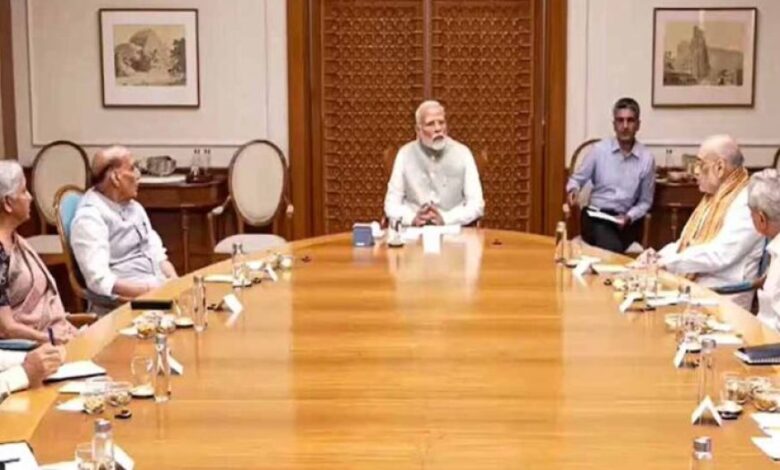 मोदी कैबिनेट ने दी हरी झंडी: 2 बड़े इंफ्रास्ट्रक्चर प्रोजेक्ट्स पर खर्च होंगे 10,000 करोड़ रुपये मोदी कैबिनेट ने दी हरी झंडी: 2 बड़े इंफ्रास्ट्रक्चर प्रोजेक्ट्स पर खर्च होंगे 10,000 करोड़ रुपये