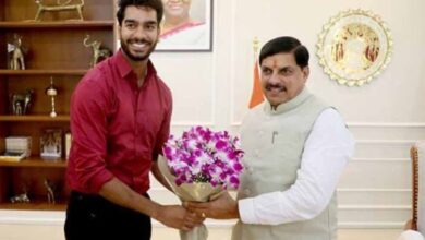 मुख्यमंत्री डॉ. यादव से क्रिकेटर वेंकटेश अय्यर ने की सौजन्य भेंट