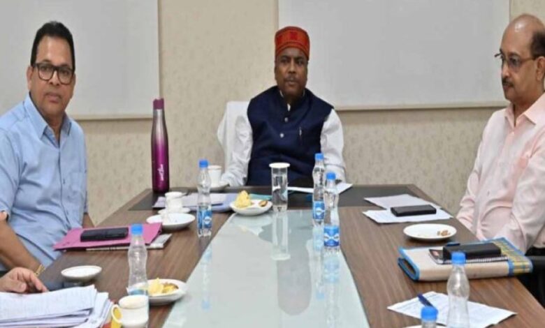 रायपुर : कम स्टॉक वालें जिलों में प्राथमिकता के साथ यूरिया खाद के उपलब्धता सुनिश्चित हो: मंत्री केदार कश्यप रायपुर : कम स्टॉक वालें जिलों में प्राथमिकता के साथ यूरिया खाद के उपलब्धता सुनिश्चित हो: मंत्री केदार कश्यप