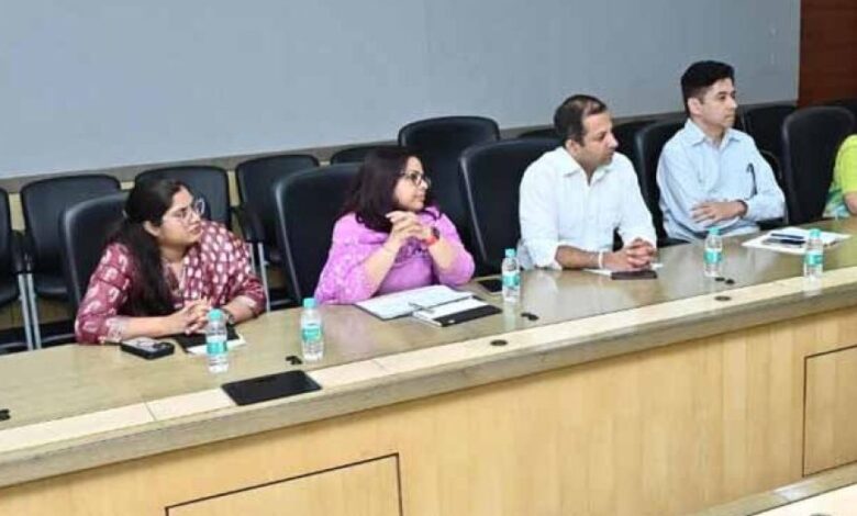 नहीं चलेगी ‘पेशी पर पेशी’: मुख्यमंत्री  विष्णुदेव साय ने कलेक्टर्स और संभाग आयुक्तों को दिए स्पष्ट निर्देश नहीं चलेगी ‘पेशी पर पेशी’: मुख्यमंत्री  विष्णुदेव साय ने कलेक्टर्स और संभाग आयुक्तों को दिए स्पष्ट निर्देश