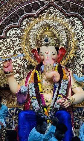 Signify Takes Over Mumbai: Celebrates Ganesh Chaturthi with Millions of Devotees Signify Takes Over Mumbai: Celebrates Ganesh Chaturthi with Millions of Devotees