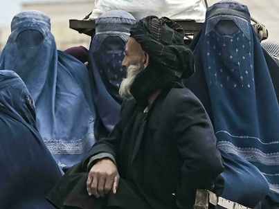 Taliban’s Shocking Order: अफगान महिलाओं की लिखी किताबें और महिला-संबंधित विषय पूरी तरह प्रतिबंधित Taliban’s Shocking Order: अफगान महिलाओं की लिखी किताबें और महिला-संबंधित विषय पूरी तरह प्रतिबंधित
