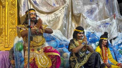 Muzaffarnagar में रंगारंग रामलीला: रावण-वेदवती संवाद और जानकी जन्म का भव्य मंचन, दर्शकों ने दी तालियों की गूँज