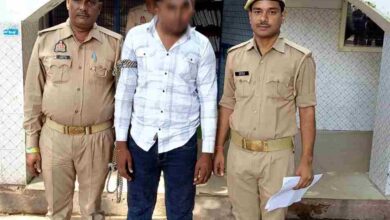 Muzaffarnagar खतौली पुलिस का दबदबा: देशी शराब के शातिर तस्कर को किया गिरफ्तार, 45 पाउच बरामद