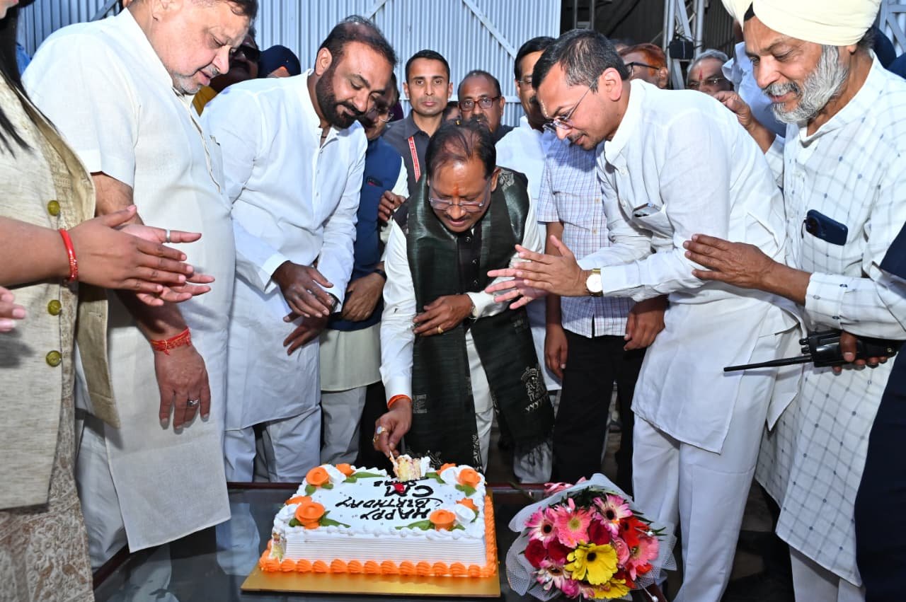 राज्य हज कमेटी एवं वक्फ बोर्ड के चेयरमेन ने दी मुख्यमंत्री को बधाई….